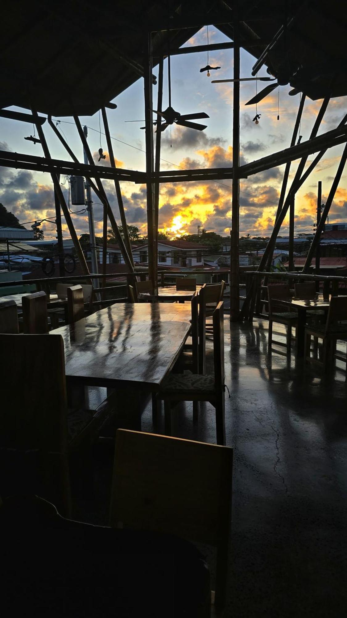 Bonding Coffee Roaster Cafe & Hotel Quepos Eksteriør billede